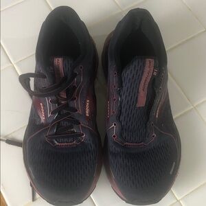Brooks Women's Running Shoes - Navy with Maroon Accents Adrenaline 21 Womens 7.5